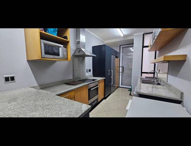 2 BEDROOM APARTMENT FOR SALE IN UMHLANGA RIDGE